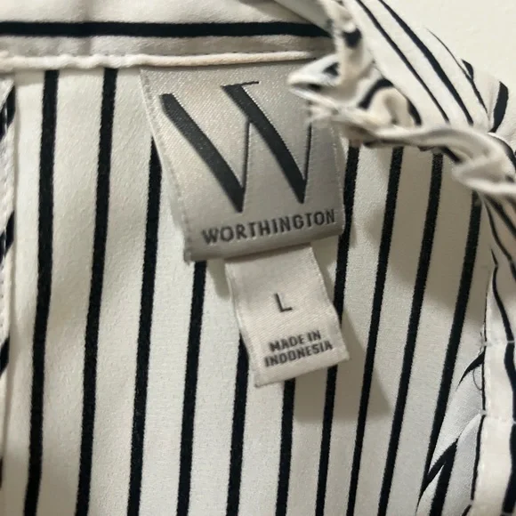 Worthington Medium Sleeveless turtleneck ruffle blouse - Picture 3 of 5